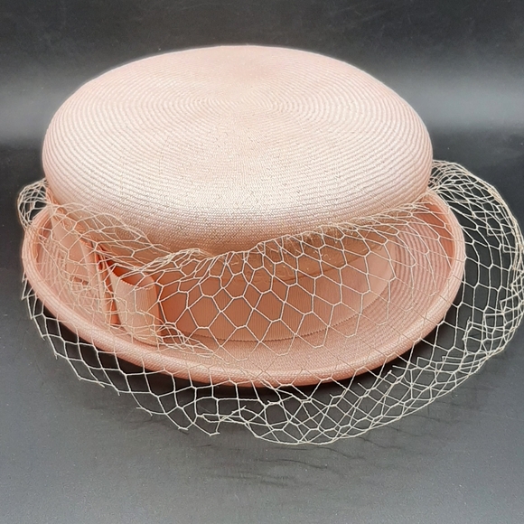 Pretty Pink Summer Women's Hat with Band Bow & Veil Short Brim Vintage - Picture 5 of 8